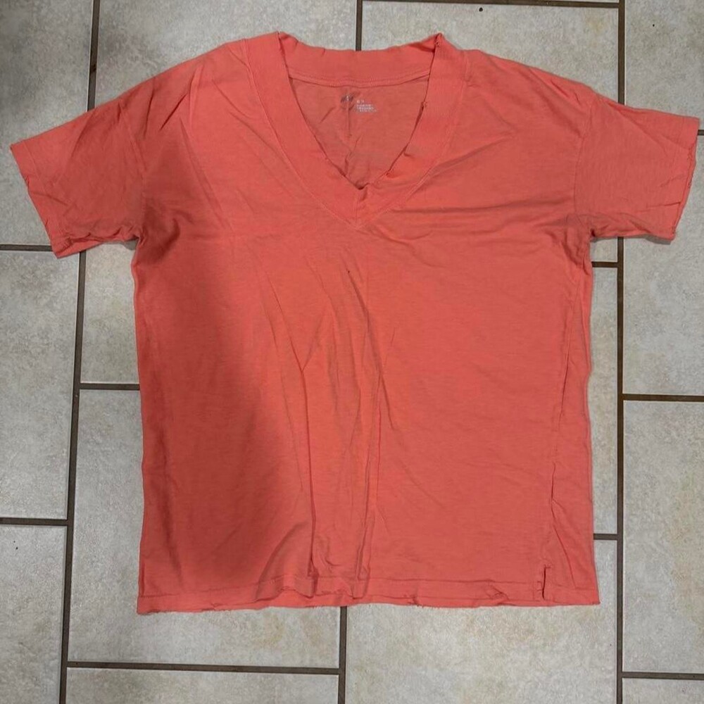 Aerie orange v neck top Size XS #aerie #vneck small hole in back and small holes